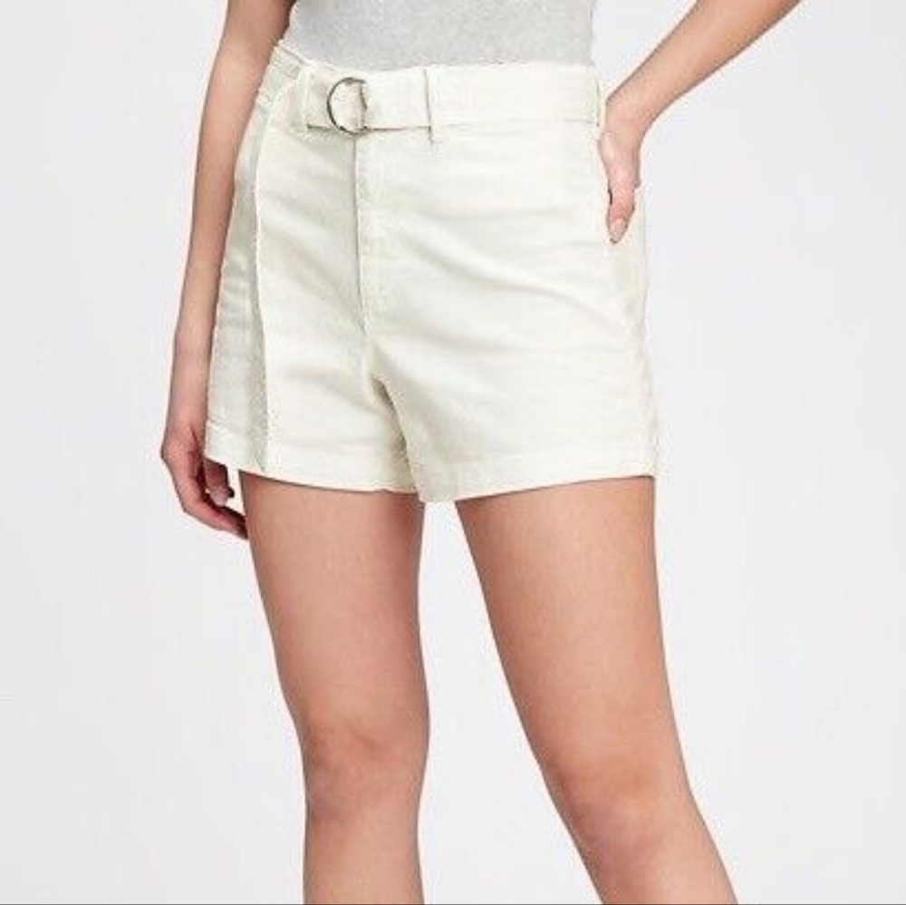 NWOT GAP 4" High Rise Belted White Jean Shorts